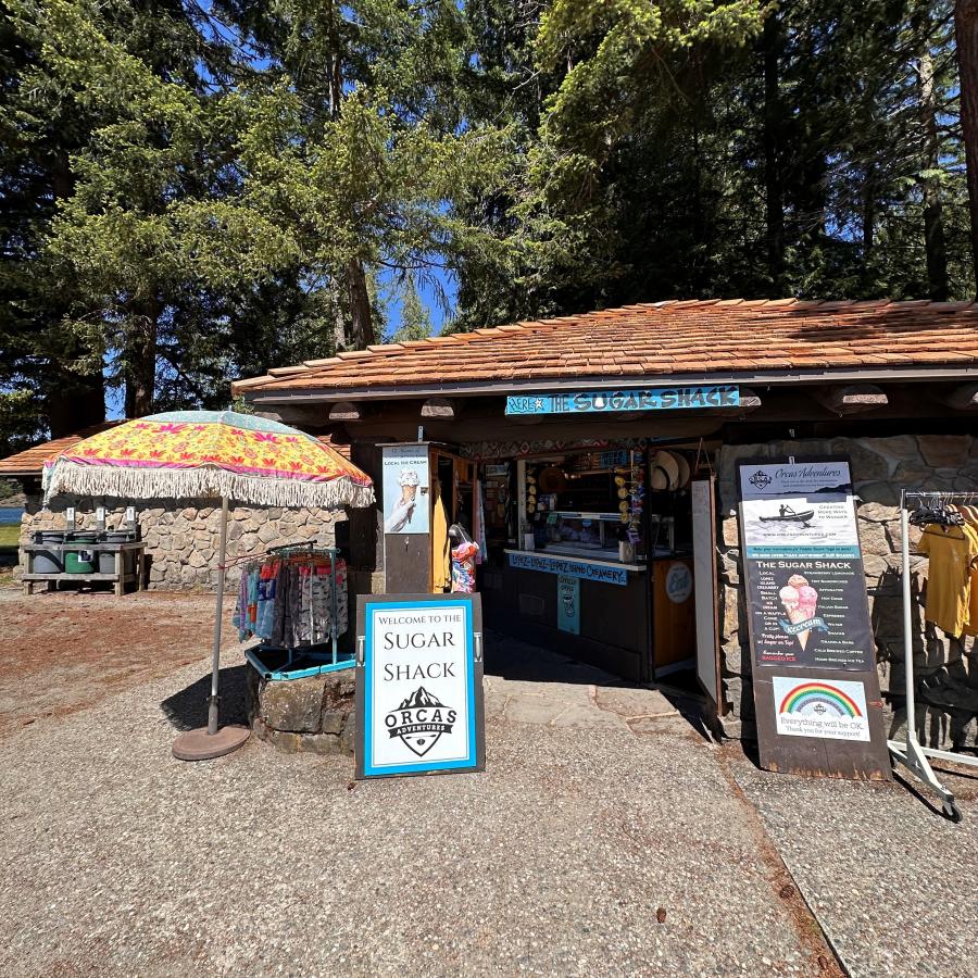 Park store with ice cream and espresso